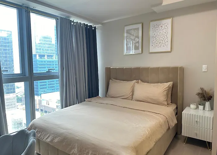 Cozy 1bedroom With View In Uptown Bgc Apartment *