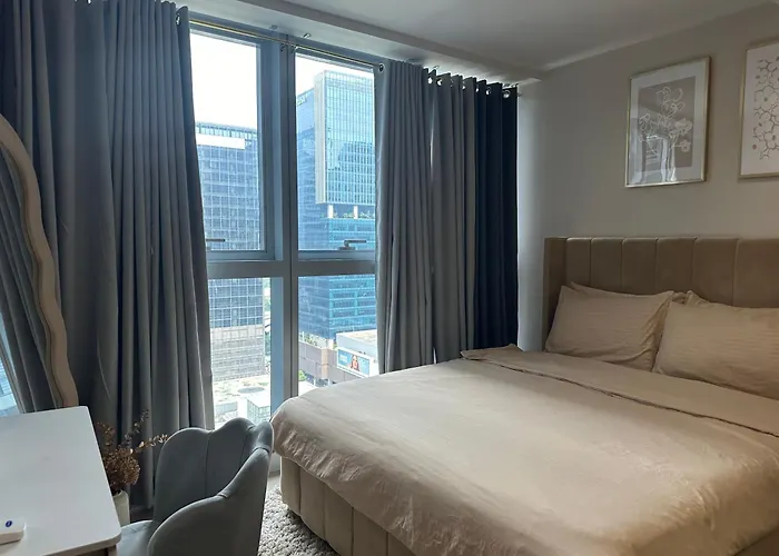 Cozy 1bedroom With View In Uptown Bgc * Manila