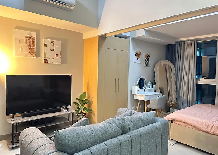 Apartment Cozy 1bedroom With View In Uptown Bgc *