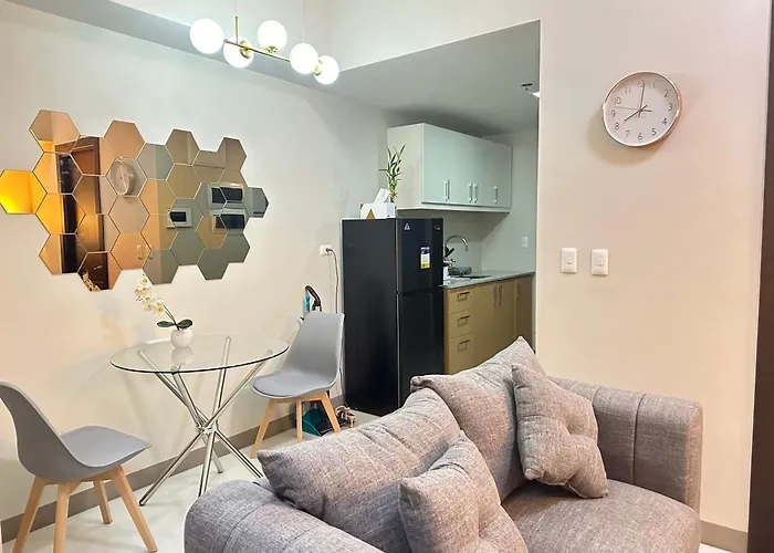 Cozy 1bedroom With View In Uptown Bgc Apartment Manila