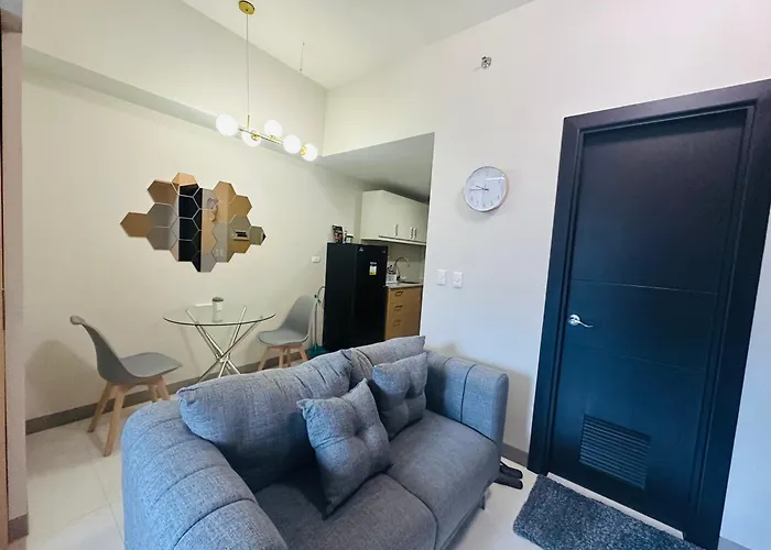 Apartment Cozy 1bedroom With View In Uptown Bgc *