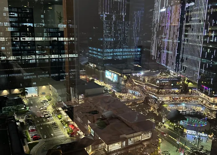 Apartment Cozy 1bedroom With View In Uptown Bgc