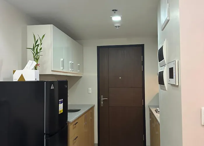 Apartment Cozy 1bedroom With View In Uptown Bgc *