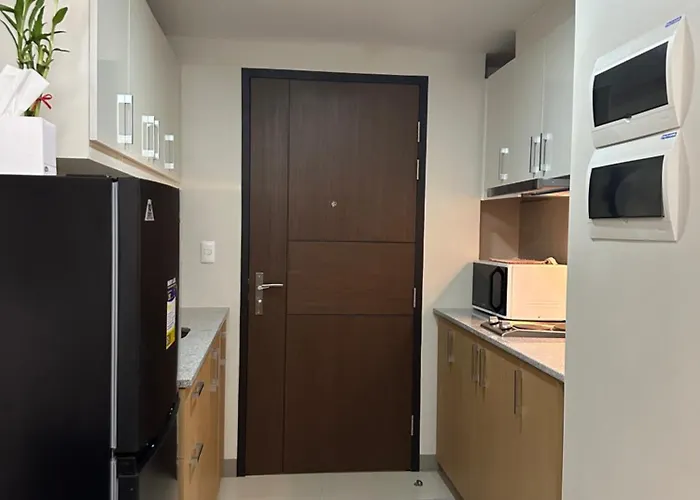 Cozy 1bedroom With View In Uptown Bgc *
