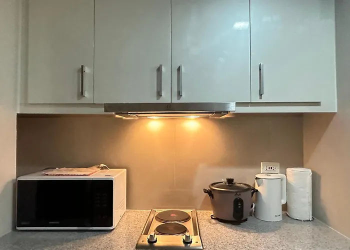 Cozy 1bedroom With View In Uptown Bgc Apartment Manila