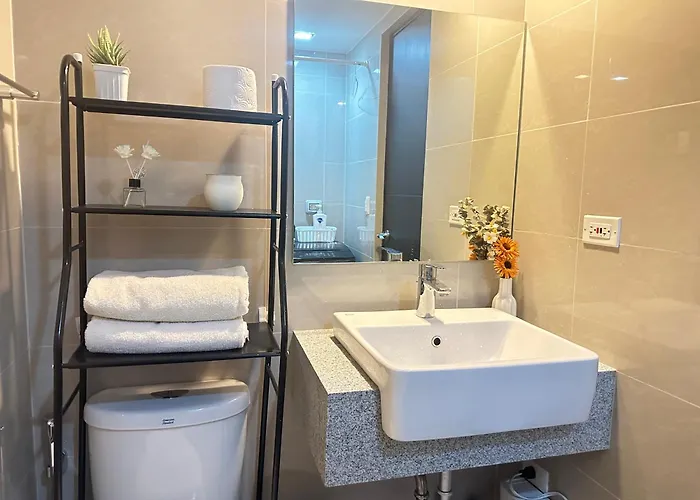 Cozy 1bedroom With View In Uptown Bgc Manila