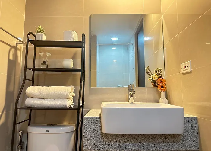 Cozy 1bedroom With View In Uptown Bgc *