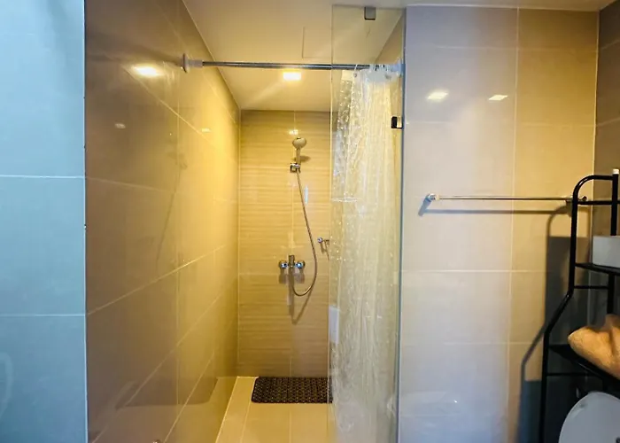 Apartment Cozy 1bedroom With View In Uptown Bgc